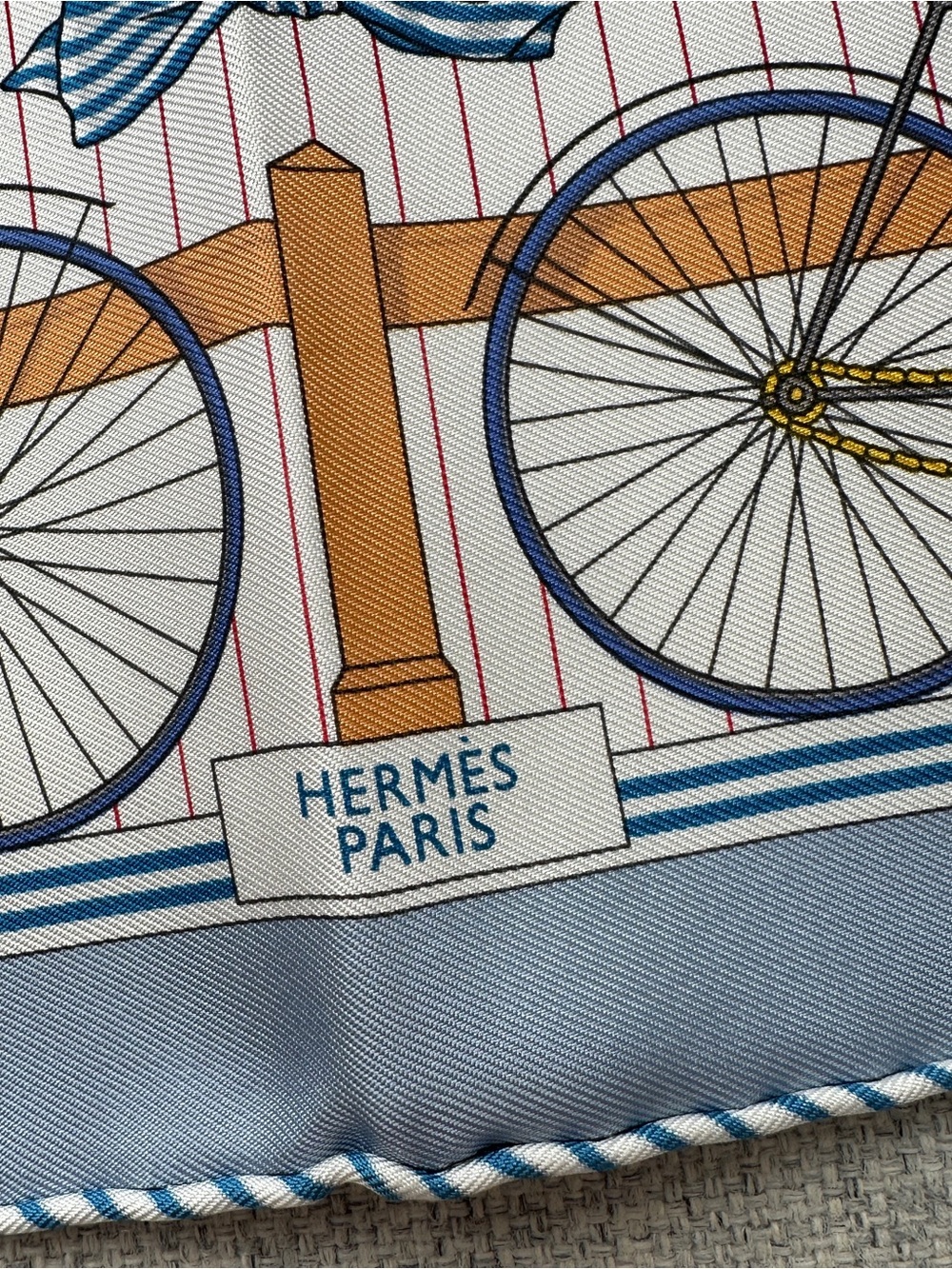 Hermes Les Becanes scarf 45 - Picture 2 of 7